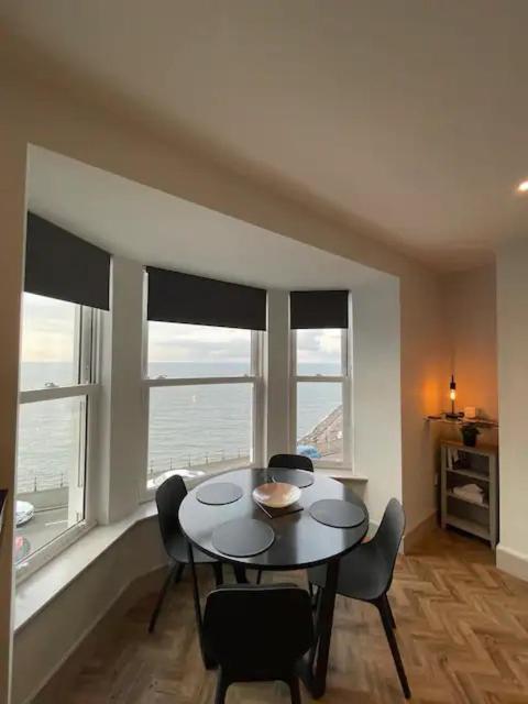 Superb 2 Bedroom Sea View Flat 斯卡伯勒 外观 照片