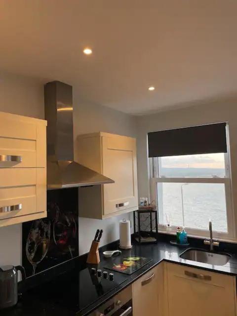 Superb 2 Bedroom Sea View Flat 斯卡伯勒 外观 照片