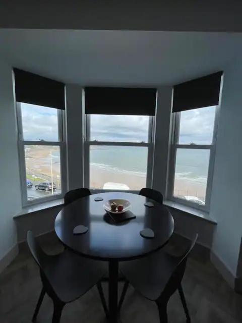 Superb 2 Bedroom Sea View Flat 斯卡伯勒 外观 照片