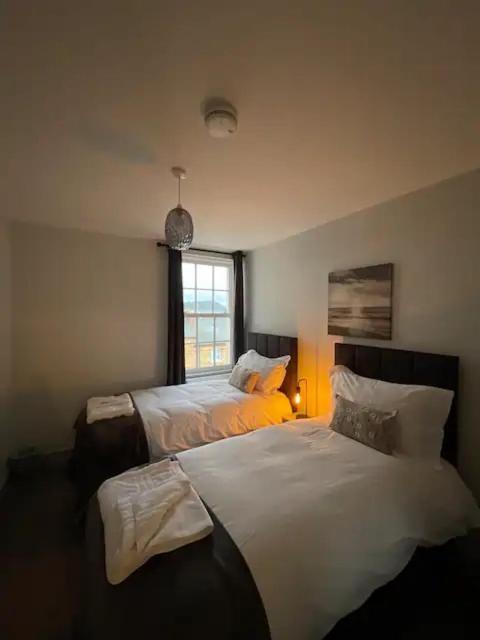 Superb 2 Bedroom Sea View Flat 斯卡伯勒 外观 照片
