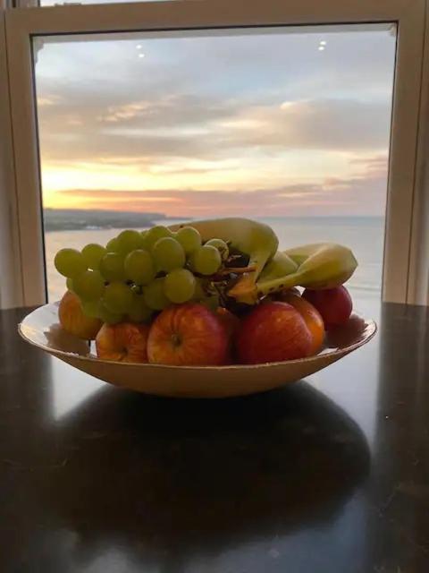 Superb 2 Bedroom Sea View Flat 斯卡伯勒 外观 照片